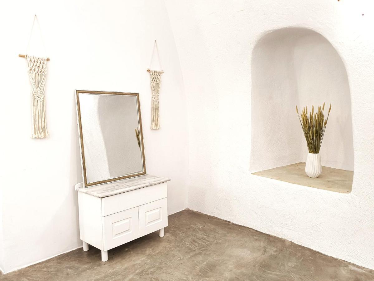 Navita Cave Houses Fira  Exterior foto