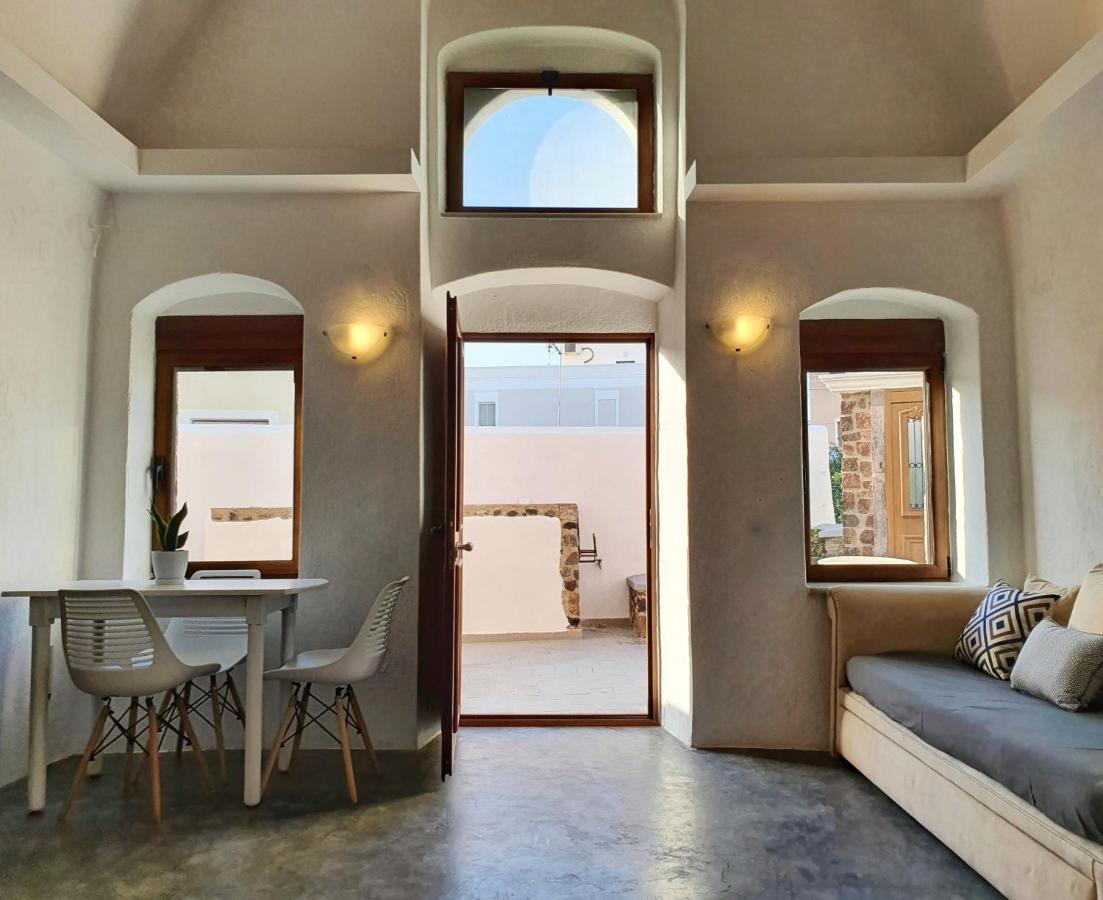 Navita Cave Houses Fira  Exterior foto