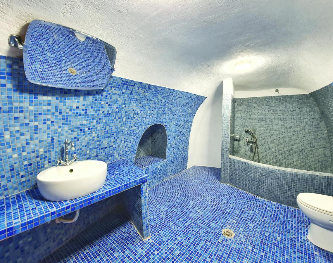 Navita Cave Houses Fira  Exterior foto