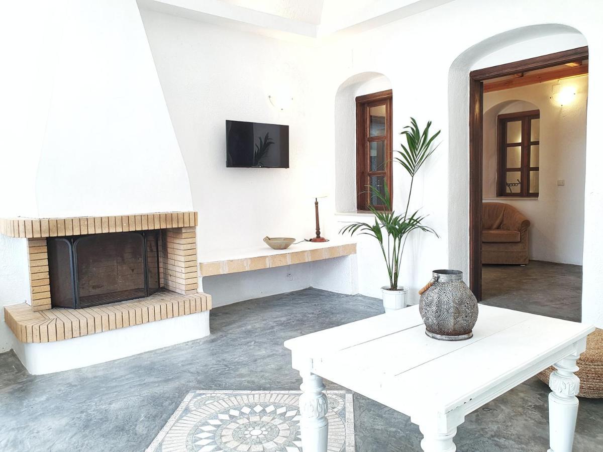 Navita Cave Houses Fira  Exterior foto